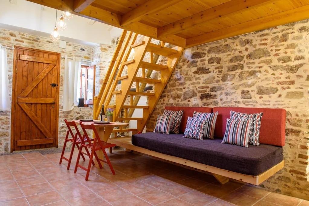 דירות Lavrio Stone House 5 Min From The Centre/Port מראה חיצוני תמונה