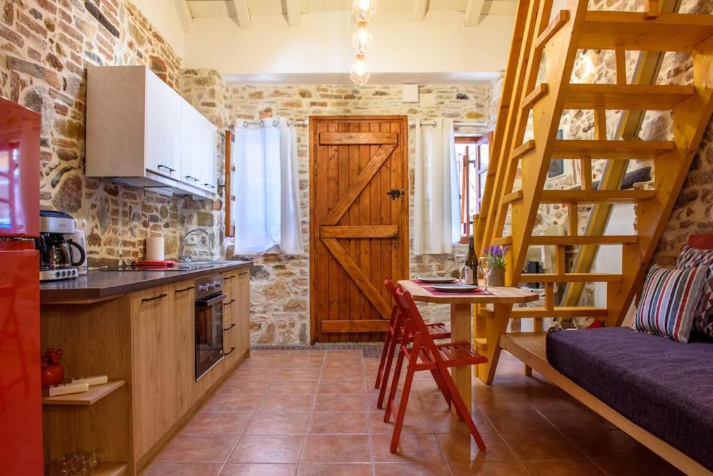 דירות Lavrio Stone House 5 Min From The Centre/Port מראה חיצוני תמונה